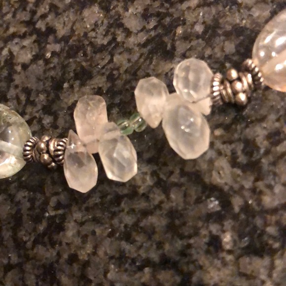 🌸 Gorgeous Quartz Stone Pastel Necklace - Picture 3 of 7